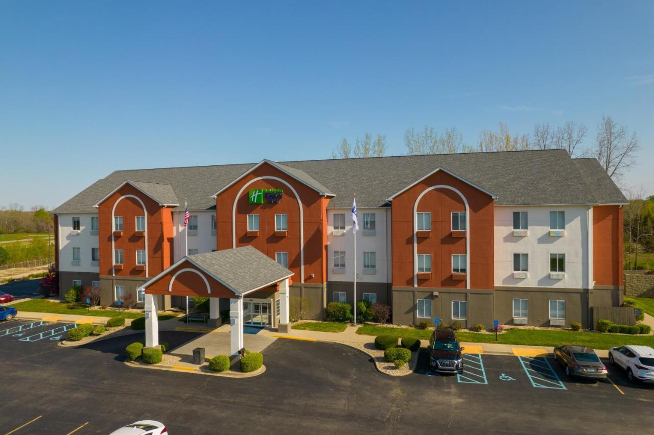 Holiday Inn Express Hotel & Suites Bedford By Ihg Exterior foto