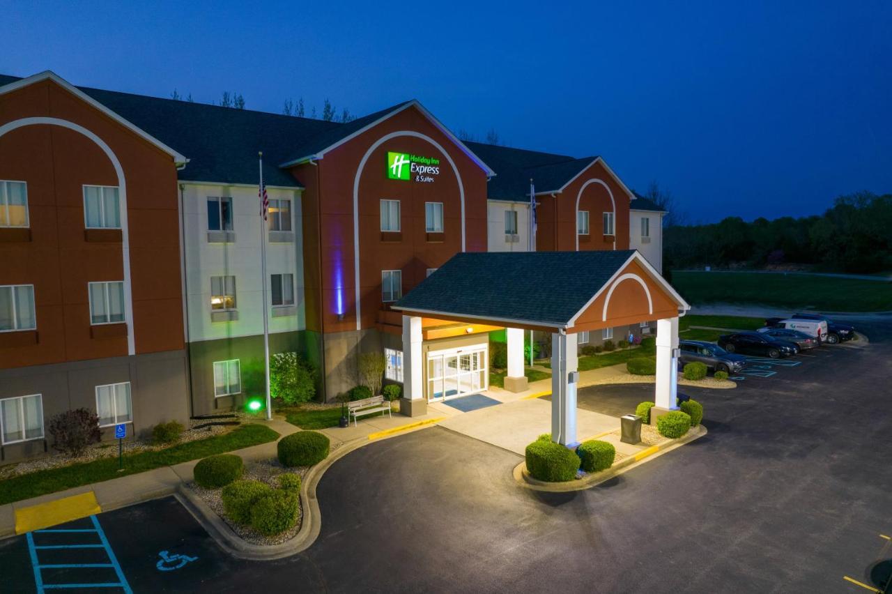 Holiday Inn Express Hotel & Suites Bedford By Ihg Exterior foto